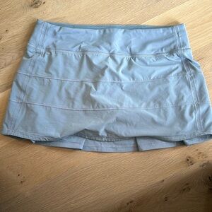 Lululemon Pace Rival Mid-rise skirt size 8. chambray blue